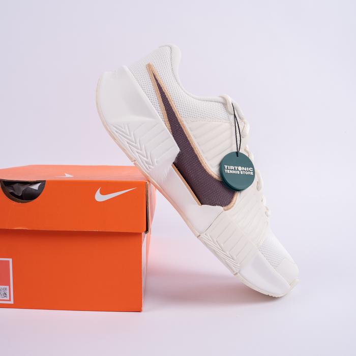 Sepatu Tenis Nike GP Challenge Pro Brown