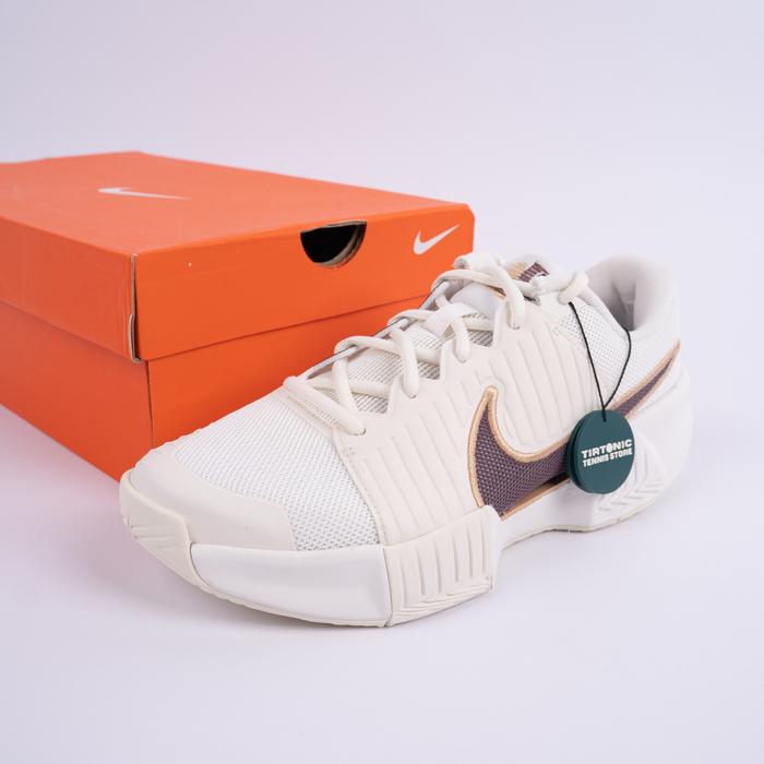 Sepatu Tenis Nike GP Challenge Pro Brown