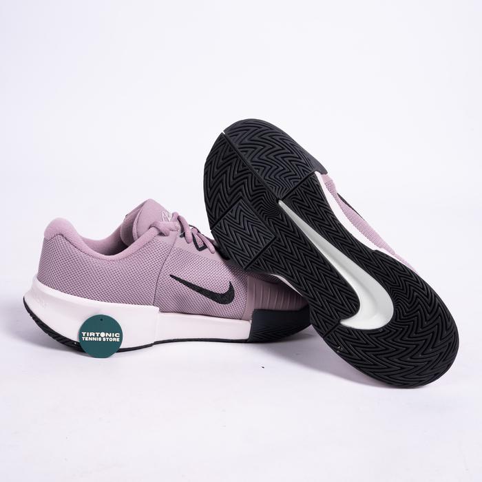 Sepatu Tenis Nike GP Challenge Pro Charm