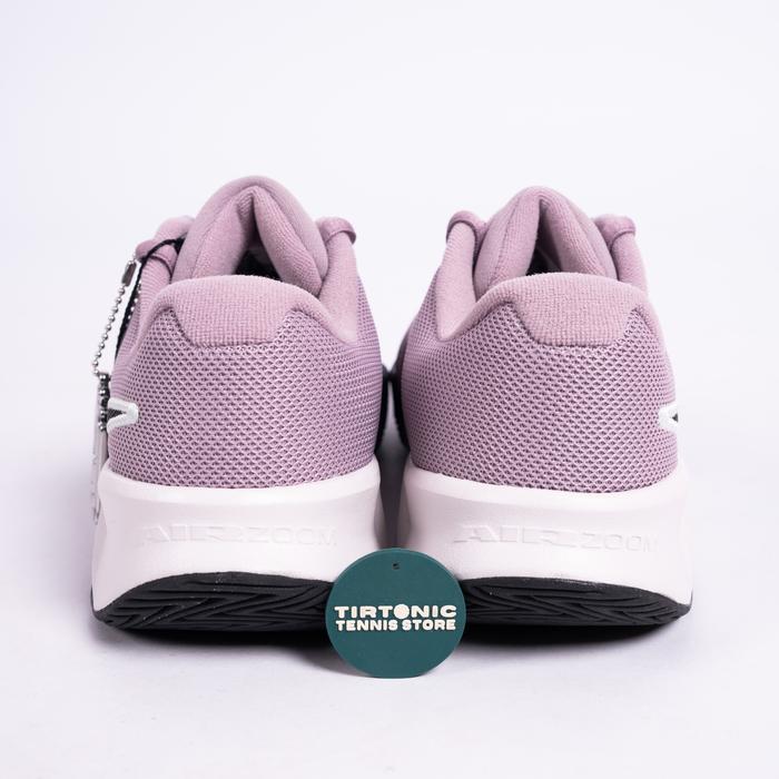 Sepatu Tenis Nike GP Challenge Pro Charm