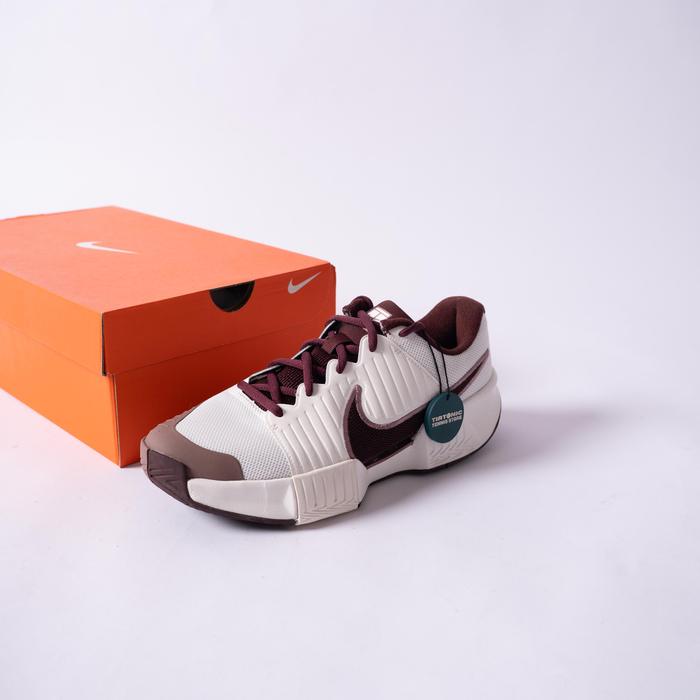 Sepatu Tenis Nike GP Challenge Pro Barely Volt