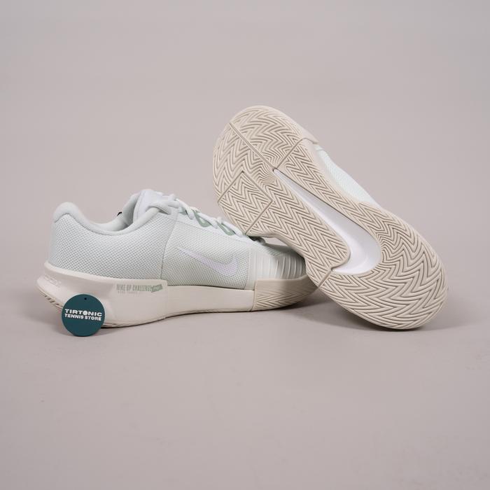 Sepatu Tenis Nike GP Challenge Pro