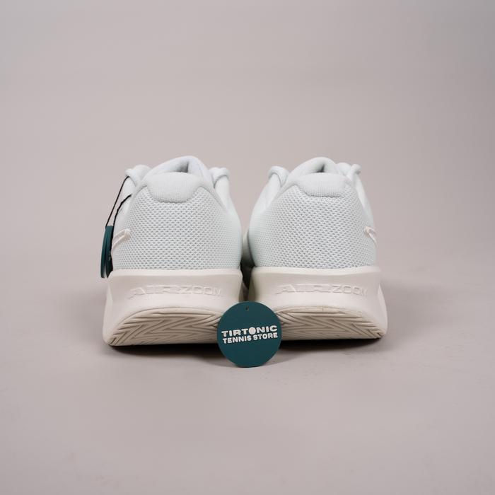 Sepatu Tenis Nike GP Challenge Pro