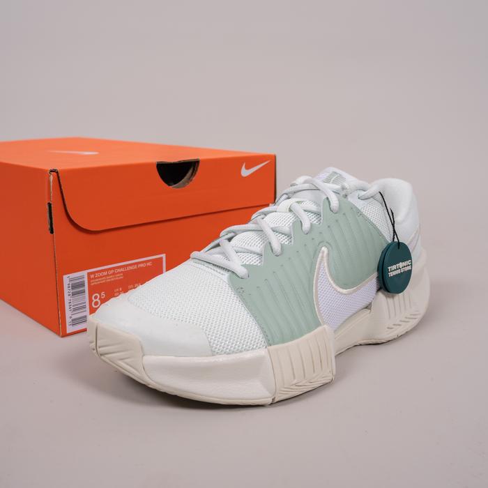 Sepatu Tenis Nike GP Challenge Pro