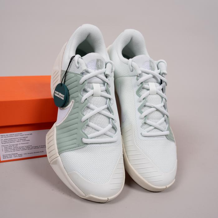 Sepatu Tenis Nike GP Challenge Pro