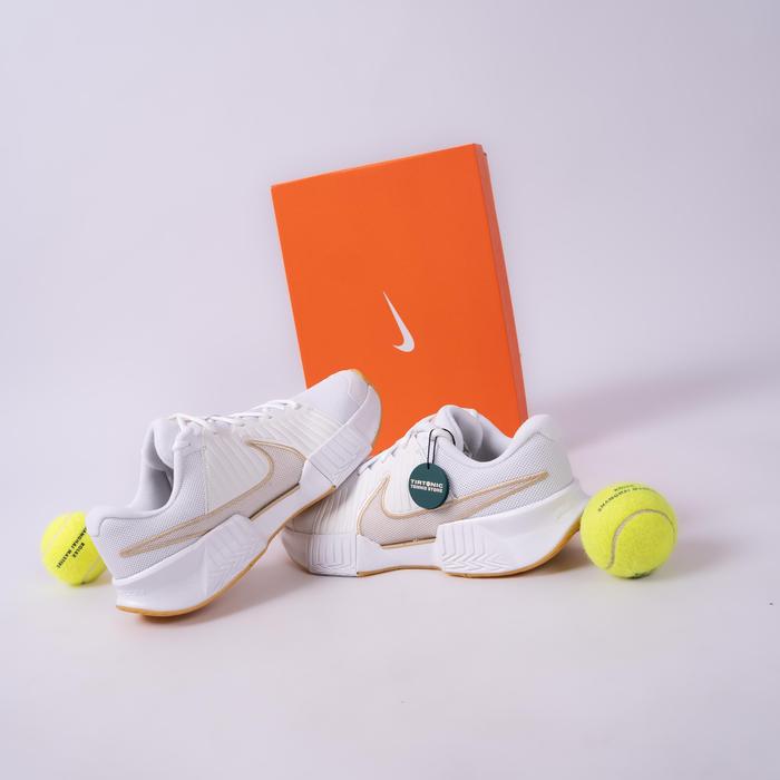 Sepatu Tenis Nike GP Challenge Pro Court
