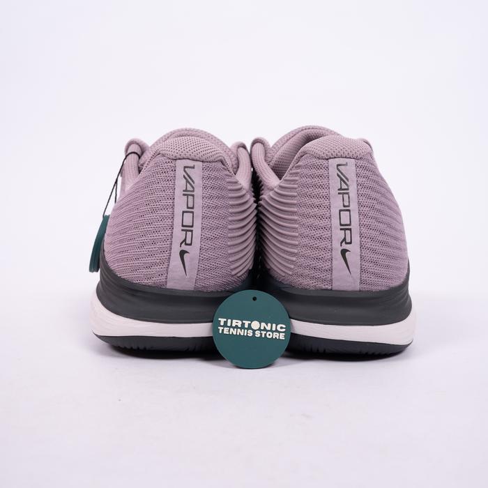 Sepatu Tenis Nike Vapor 12 Court
