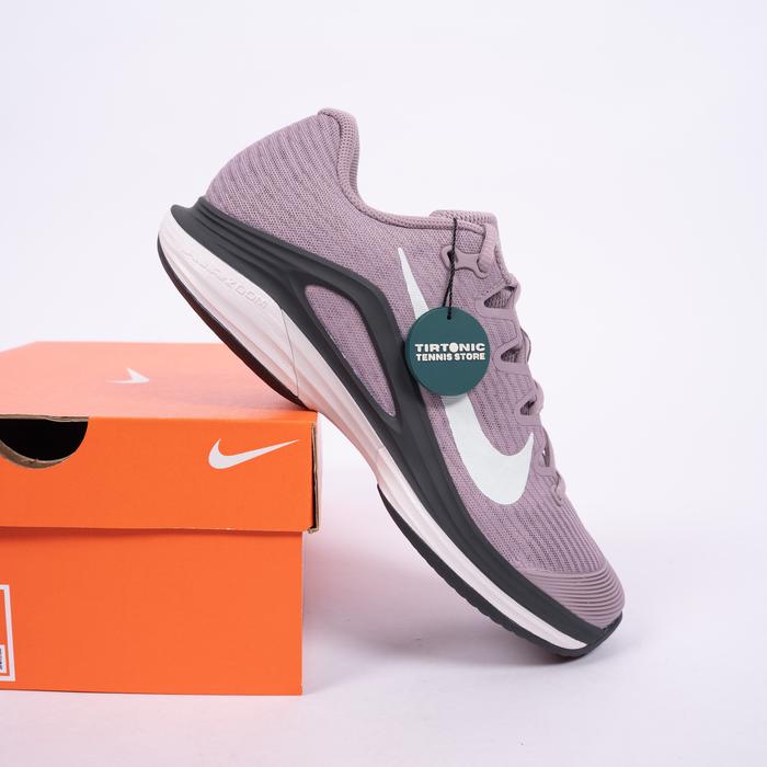 Sepatu Tenis Nike Vapor 12 Court