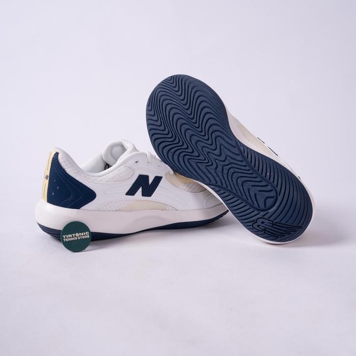 Sepatu Tennis New Balance 696 M Court