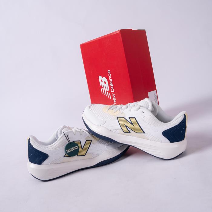 Sepatu Tennis New Balance 696 M Court