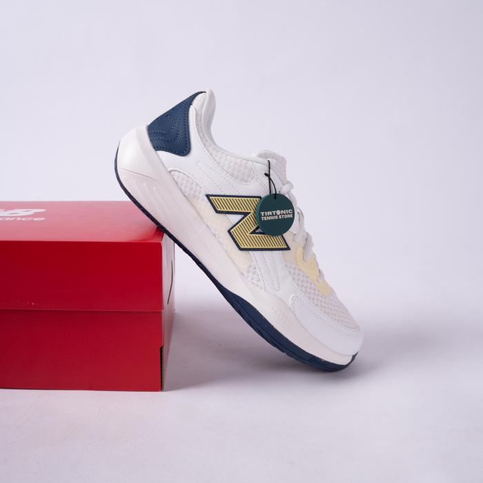 Sepatu Tennis New Balance 696 M Court