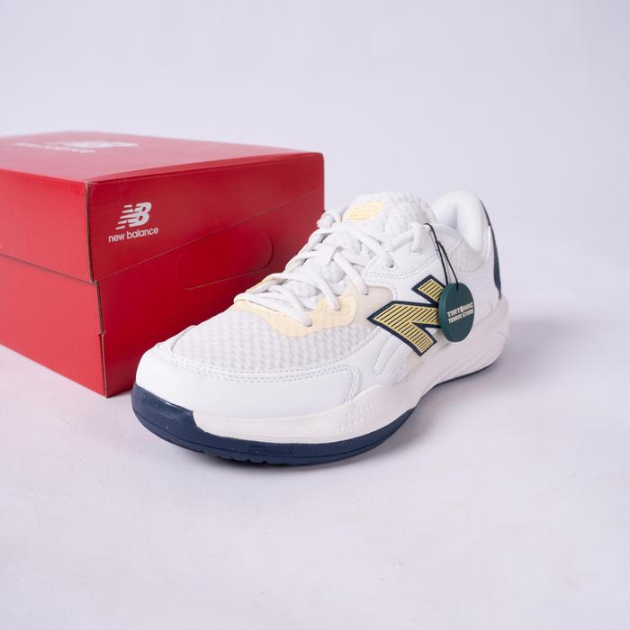 Sepatu Tennis New Balance 696 M Court
