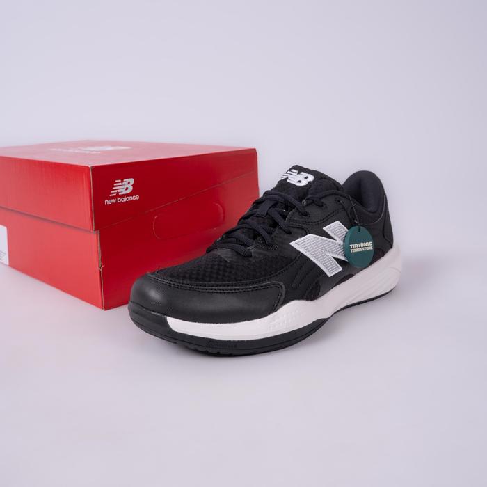 Sepatu Tennis New Balance 696 Court Shoes